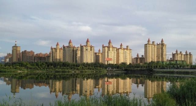 中国唯一没有机场的省会，要做飞机需要去邻市，知道是哪里吗？