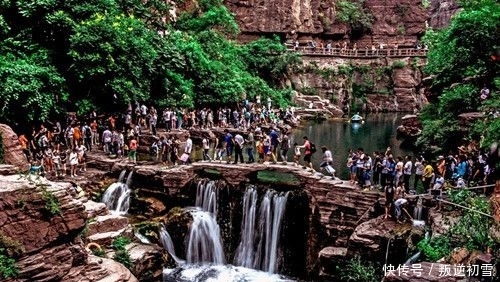 中国最作死的景点，村民靠“宰客”年入百万，现坐吃山空无人去