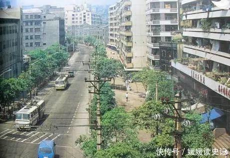 70年代，解放碑还是最高的建筑——老照片上的重庆记忆