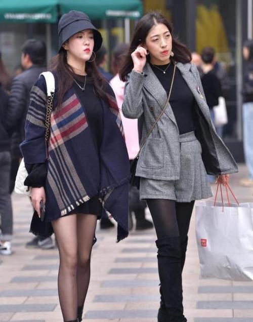  「气质」街拍：沉鱼落雁的美女，一件白色连衣裙，时尚气质女人味