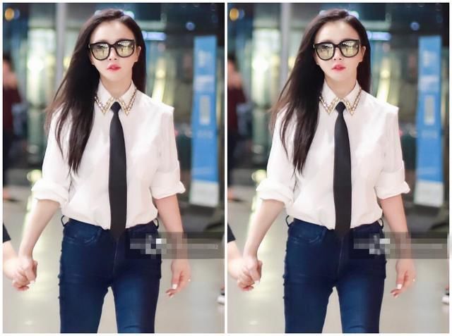 冉莹颖用力过猛，紧身牛仔喇叭裤不是一般的紧，网友:不难受吗?