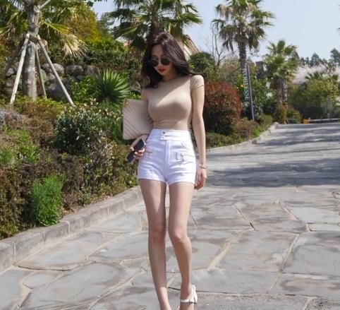 美女|时尚美女玲珑剔透,提升气质忒减龄,精妙世无双!