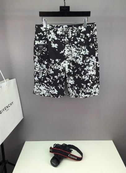 炎热夏季穿什么?看看今年流行的5款时尚短裤，洋气又上档次