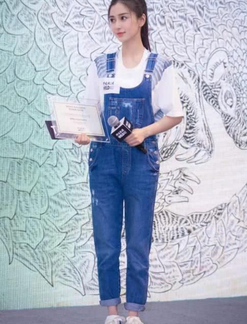 『度过』小白鞋这样搭配,保你度过一个美美的夏季!