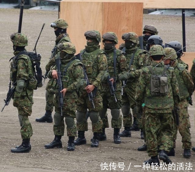『士兵』还会说自卫队素质高吗?福岛核泄露,日本士兵却因怕死而拒绝救灾