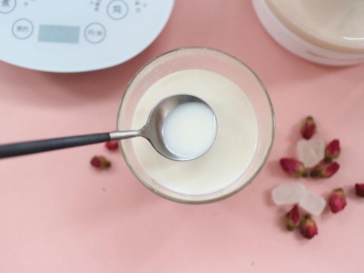  女人：此款奶茶女人要多喝，可美容养颜，调理血气，比护肤品有效多了