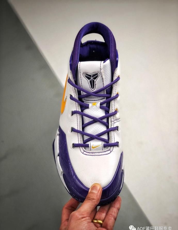  [耐克]永恒不变的经典，致敬科比！耐克zoom Kobe 1白紫湖人开箱测评！