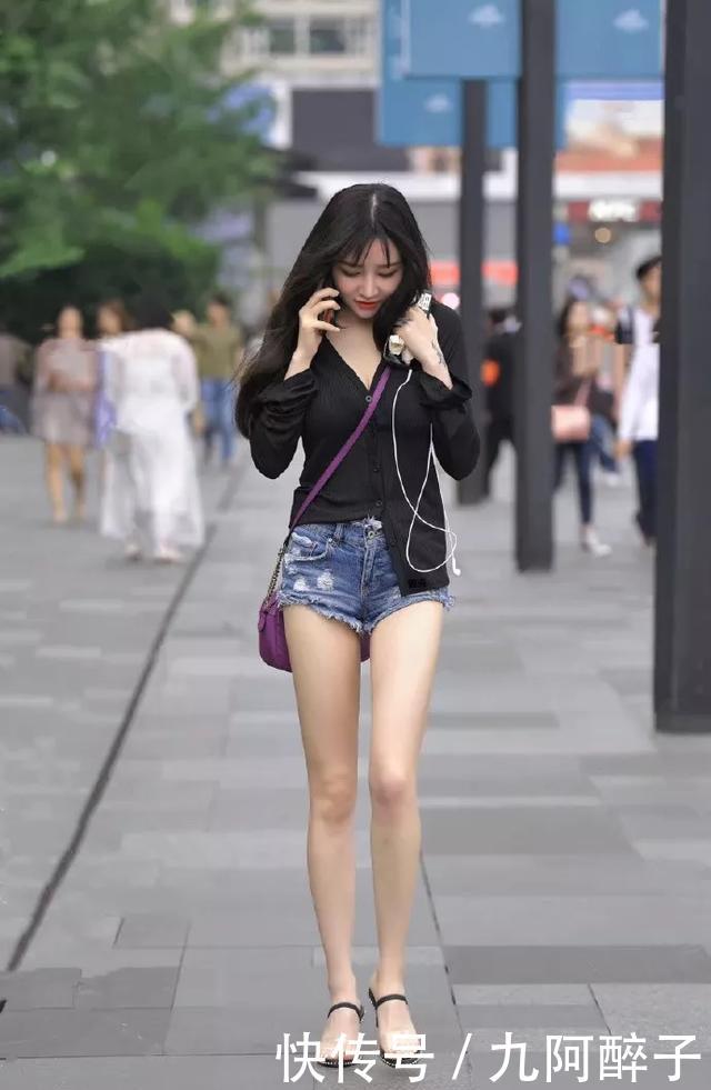 『气质』一双渐变色的高跟鞋充满着魅力优雅,凸显出更加独特的时尚品味