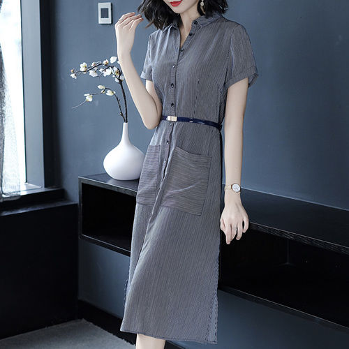 48岁妈妈穿这身裙子+高跟，又瘦又美，看侧影嫩的一呆一呆