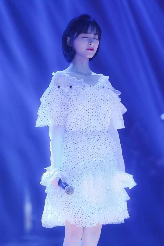 沈月《流星花园》造型被吐槽，穿搭土气又显矮，剧外却判若两人