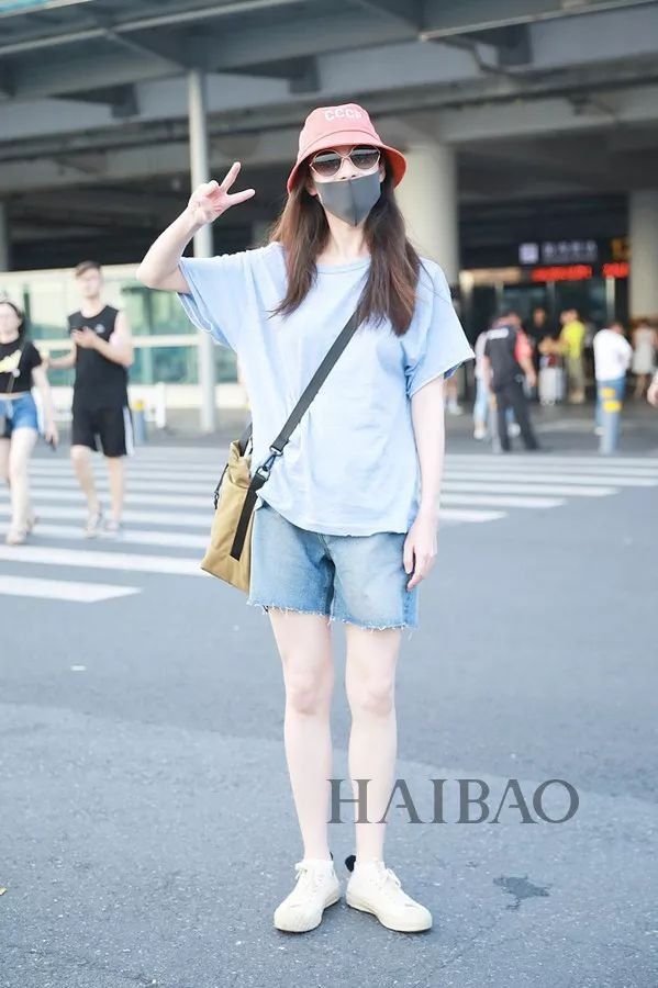 瘦回巅峰的赵薇年轻10岁!白百何这脸是怎么了?【海报街拍】