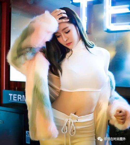 富婆式白洁紧身裤，别工作了，我养你