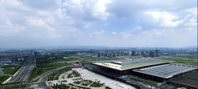 这个火车站是亚洲最大，就在我国的江苏省，共有28个站台