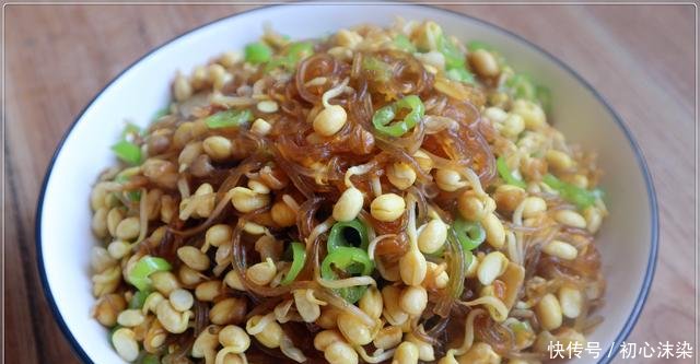  『小伙』豆芽炒粉条怎么做好吃山东小伙的做法，简单家常，老婆孩子喜欢