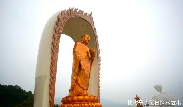 世界上最高的金佛像通高48米，耗资10亿元打造，就在中国江西