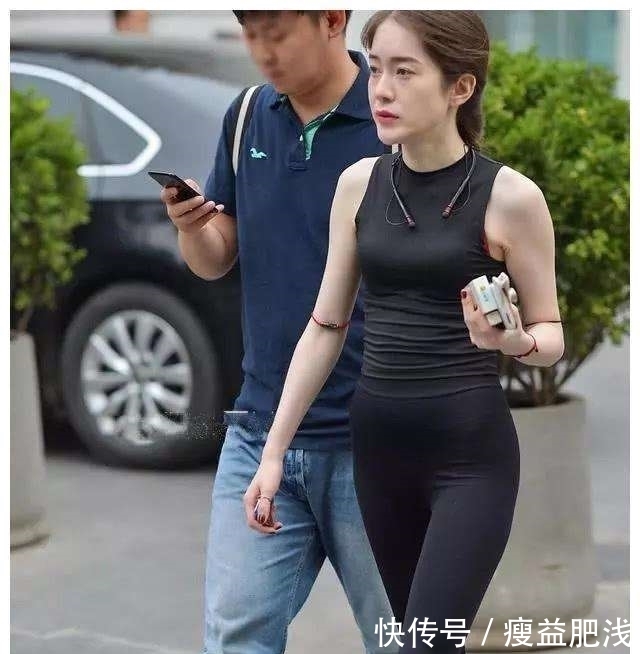  【气质】打底裤的设计，展现优雅迷人的身姿，让女人的气质充满美俏的魅力