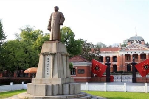  「唯一」我国唯一一座整体搬迁的省会，如今是特大城市，有望升