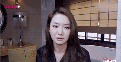 戚薇化身美妆博主，快看看她用了哪些硬生生的干货!