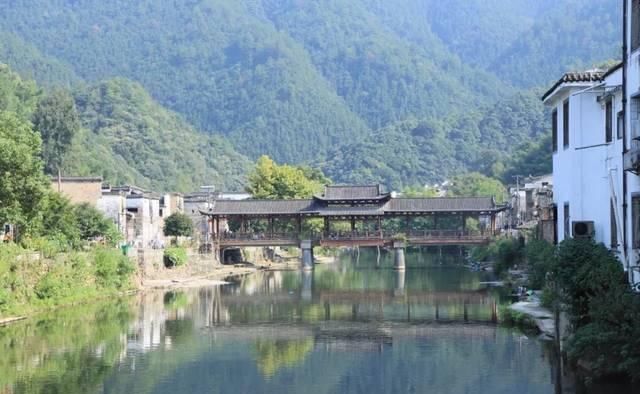 女司机就要正面刚!拖家带口自驾游、路线制定全凭心情,这么“随