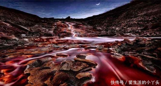 全球十大奇特的自然景观，五色河呈现五种色彩，看起来非常的梦幻