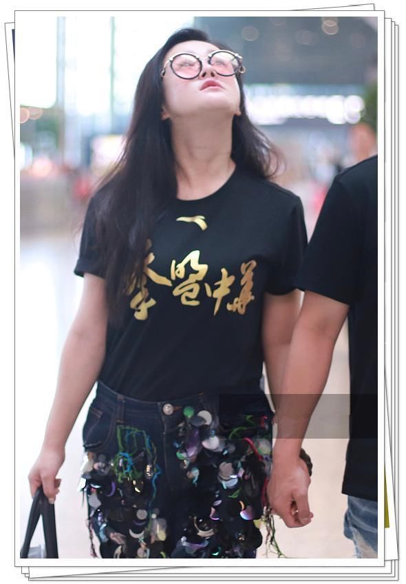 34岁冉莹颖这个身材，真是魅力巅峰，网友:只想说邹市明又瘦了