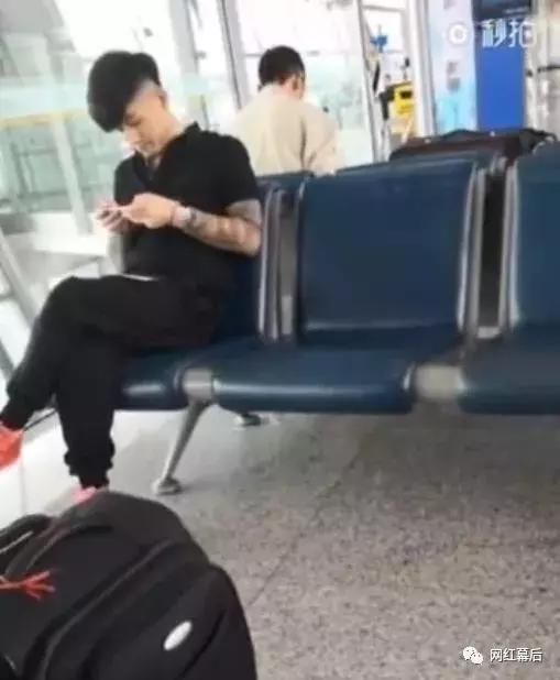 网传仙洋二次入狱被抓！西部宝哥辟谣，仙洋本人出镜现身机场