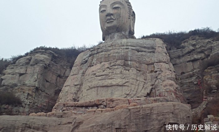 大佛在战乱年代“丢失”佛头，“隐身”乱石堆中，600年后重现身