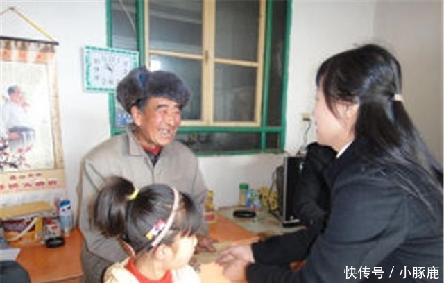 长相漂亮的她, 研究生毕业后成为公务员, 30多岁就成为了副市长!