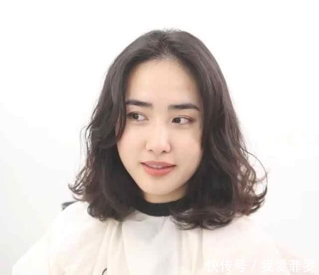  大妈■卷发太土像大妈？推荐给你4种减龄妙招，让你美到没朋友