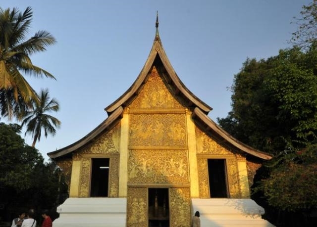 亚洲唯一没铁路的国家,盛产高颜值美女,人们30岁就开始养老