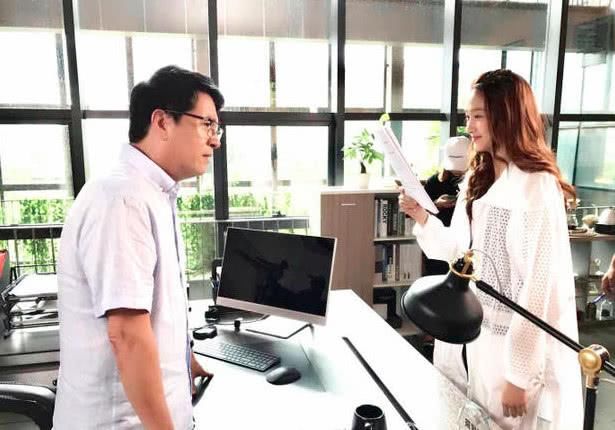 关晓彤分手实锤？关爸一张照片啪啪打脸，网友：祝福！