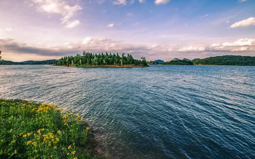  『湖泊』贵州被忽视的一处湖泊，是国家级风景名胜区，打造成4A景区