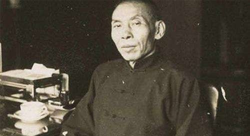 当众|黄金荣当众羞辱杜月笙,杜月笙回应8个字,巧妙化解尴尬