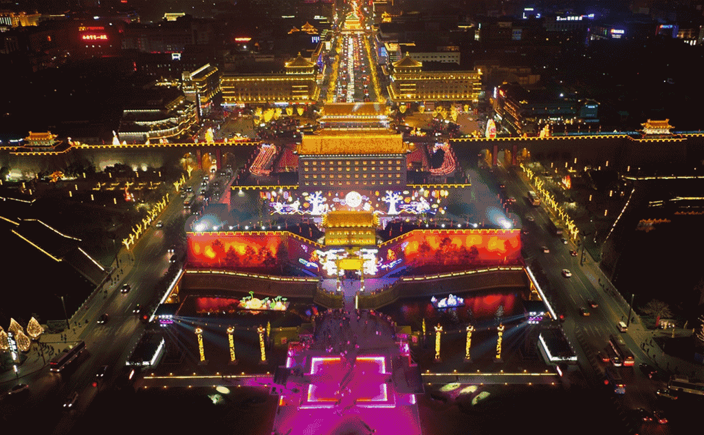 西安春节引全球关注，中外游客聚集世界古都，大唐盛世再现