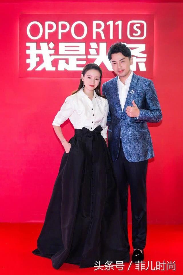 董洁胆子太大了!丝袜只穿一条腿,撞上杨幂也不输!