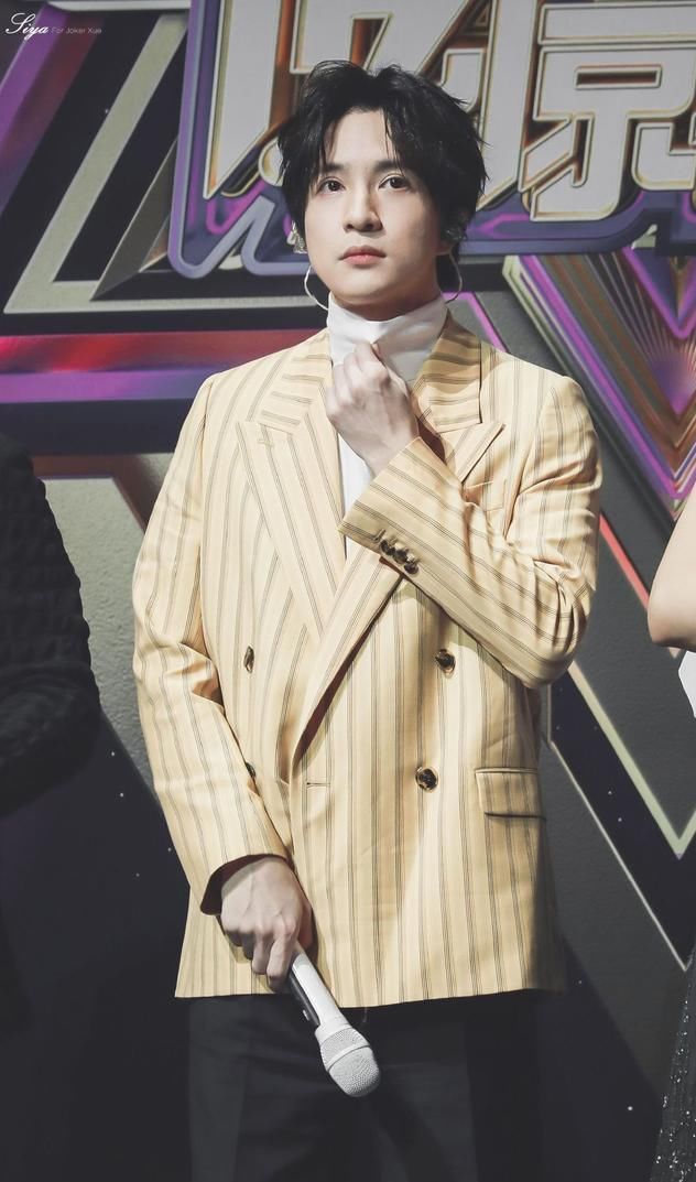 『薛之谦』薛之谦三十多岁穿搭如少年！走在时尚潮流前端开发的“薛式穿搭”深受好评