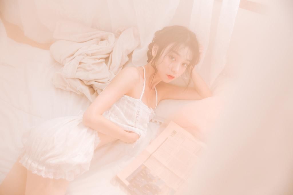 性感蕾丝美女美胸长腿诱惑写真