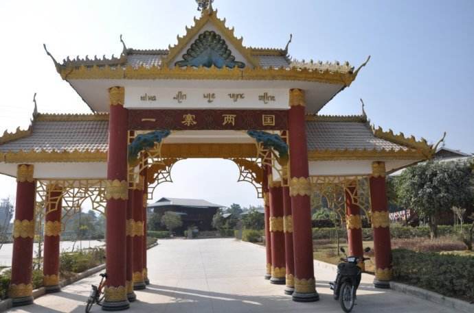 中国最神奇的边境线,当地人每天出国,却连签证都不需要