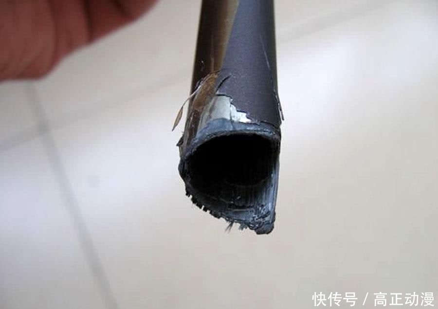  【生活费】鱼跑了, 杆也断了, 钓鱼人半个月的生活费没了