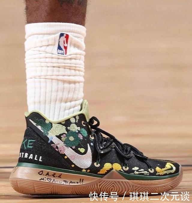 『球员』NBA球员上脚:欧文这赛季穿的球鞋,这些配色很有纪念意义!