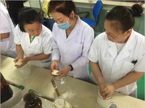 馒头里面有纸浆?宁夏食药监局亲测证实,系谣言!