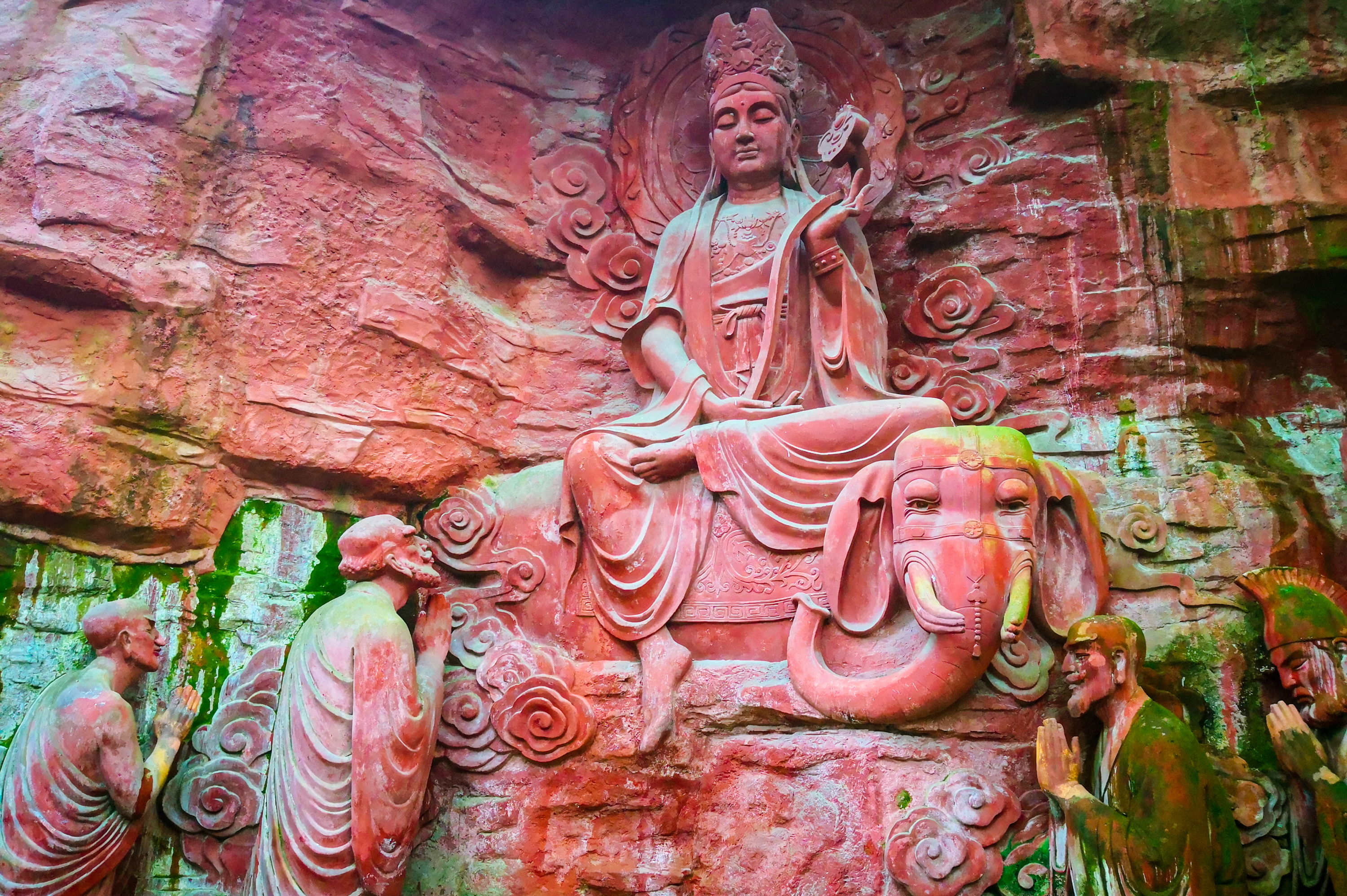 成都出发，周末打卡峨眉山温泉。