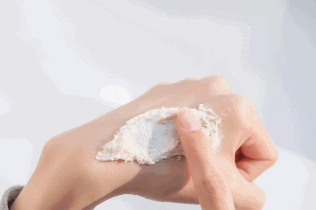 断货半年,抢都抢不到!荣登Cosme榜首,用完白1个色号,肌肤嫩到