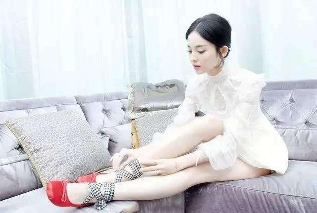 娜扎这双公主鞋,让宋茜刘亦菲自愧不如!同款不同色差距这么大!