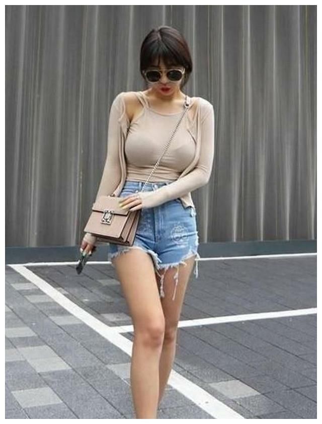 街拍：图1魅惑时尚，图2精致大白腿，图3青春可爱小姐姐！