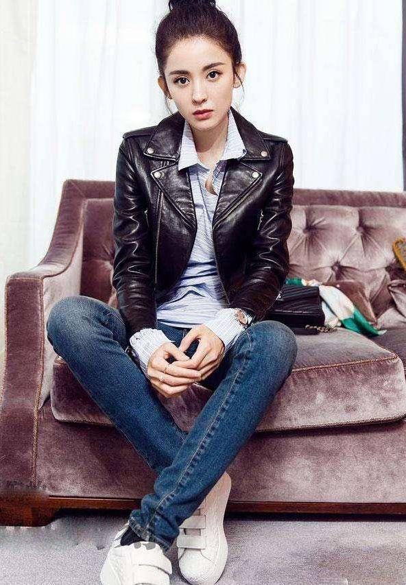 简单紧身裤衬托好气质, 展现美丽身姿, 清新活力