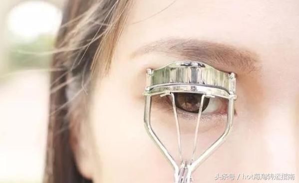 刘亦菲广州出关，终于瘦下的她，我还发现了~