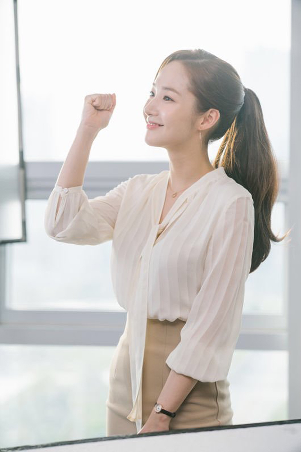 每个男人心中都有个金秘书