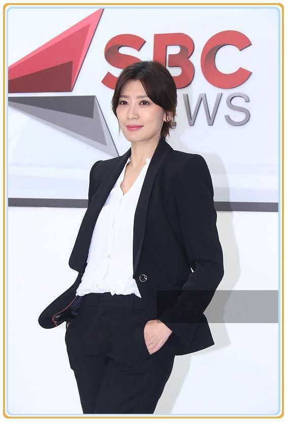 本以为马伊琍穿西装帅炸了，但看到贾静雯这效果，我顿时沉默了！