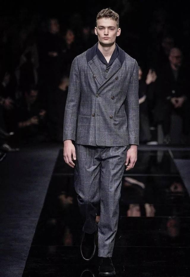  「延续」85岁的Armani先生，一直延续自己的风格，优雅简约的更加年轻化